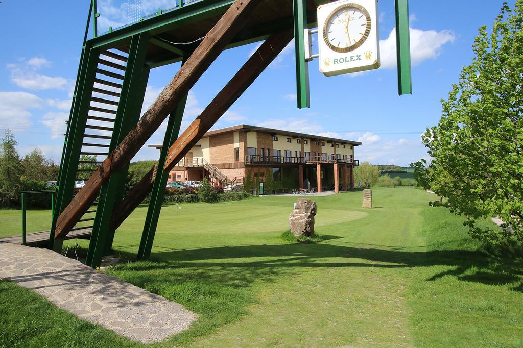 Areal Botanika Hotell Unhošť Eksteriør bilde