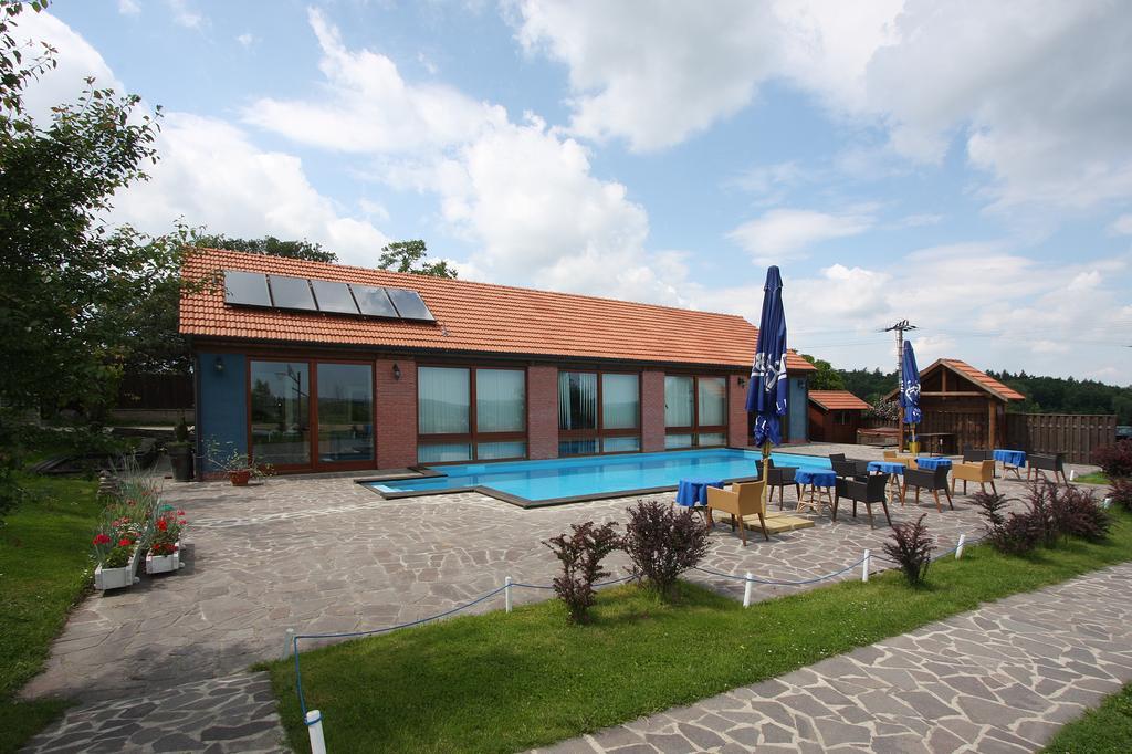 Areal Botanika Hotell Unhošť Eksteriør bilde