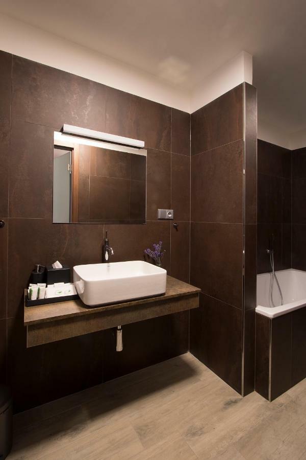 Areal Botanika Hotell Unhošť Eksteriør bilde