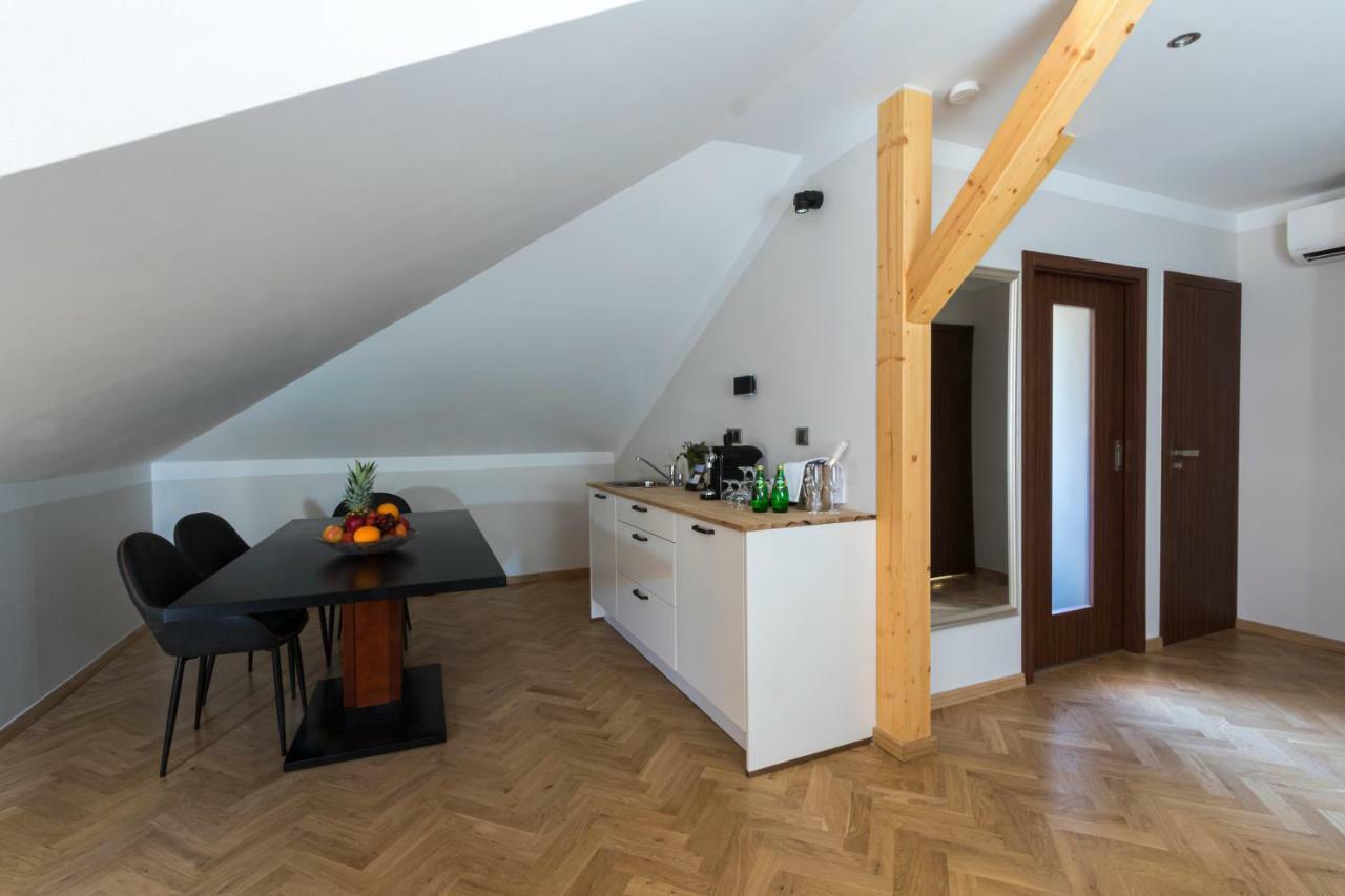 Areal Botanika Hotell Unhošť Eksteriør bilde