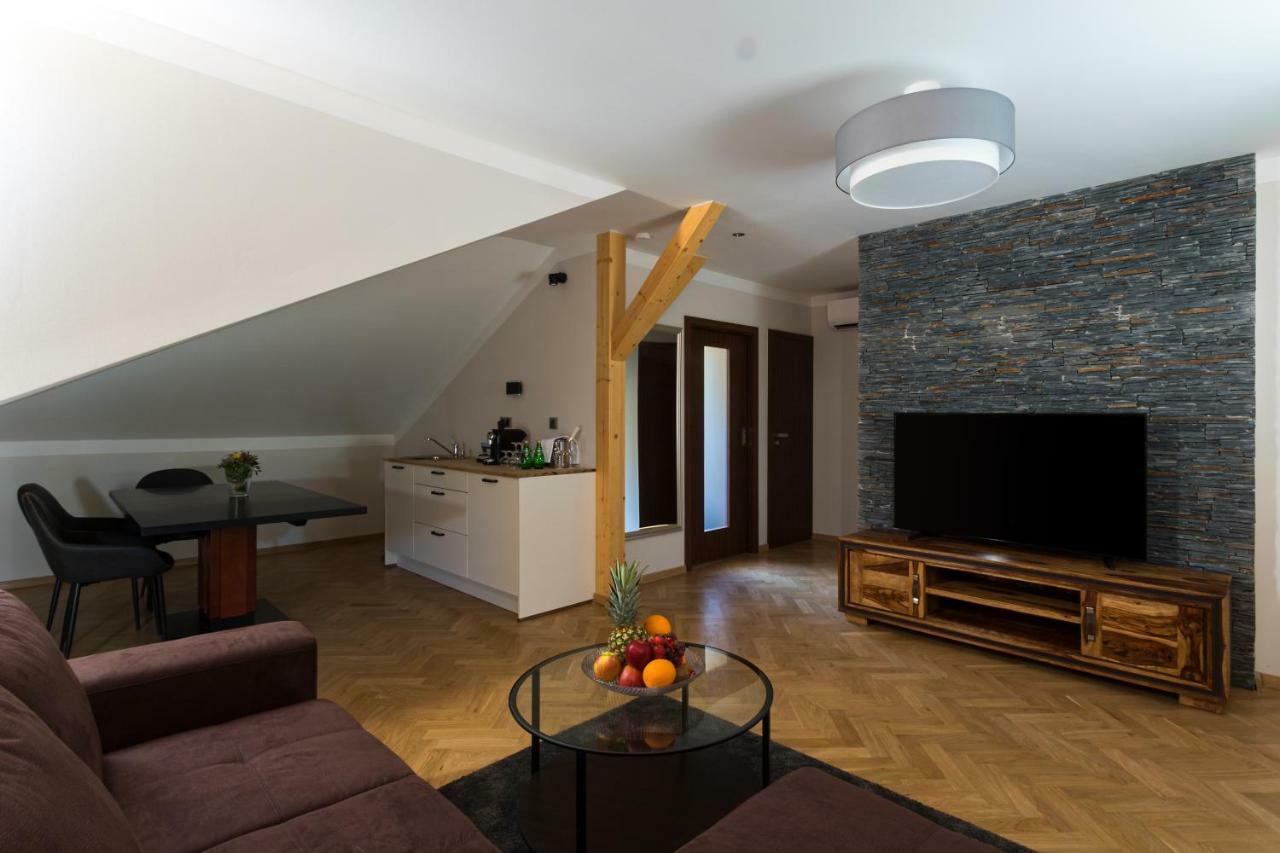 Areal Botanika Hotell Unhošť Eksteriør bilde