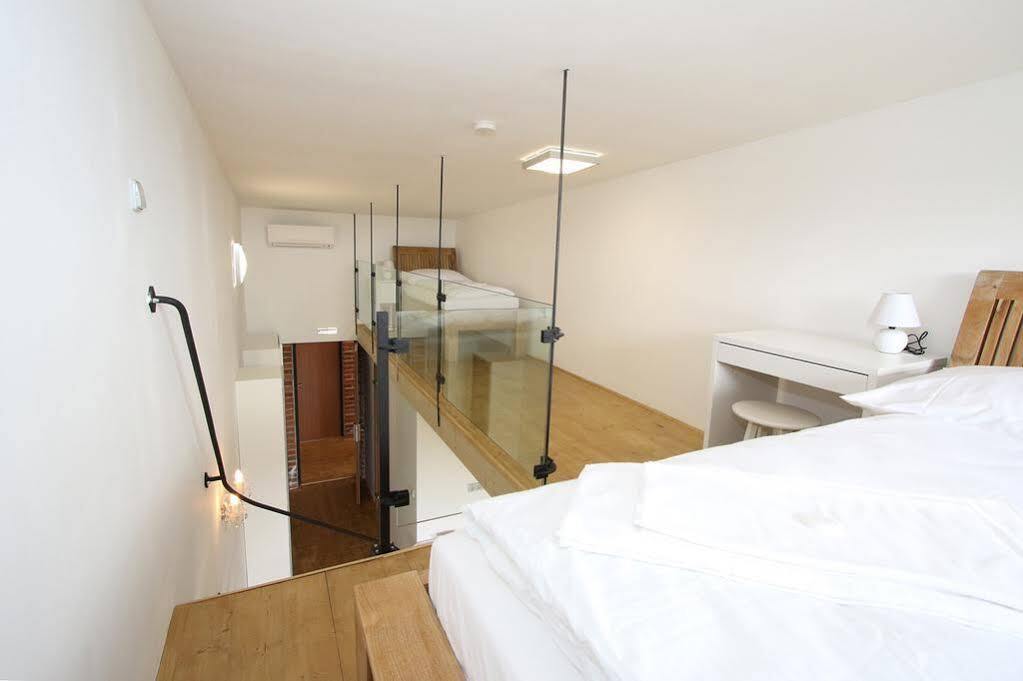 Areal Botanika Hotell Unhošť Eksteriør bilde